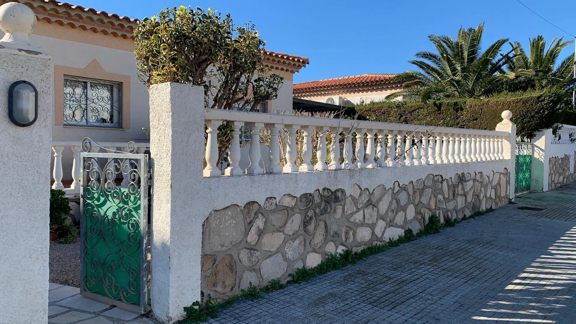 Chalet With Pool Near The Sea Mont-roig del Camp 0*,  Spain